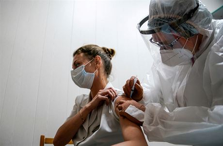 V Moskv u probíhá okování proti koronaviru, v akci je ruská vakcína Sputnik...