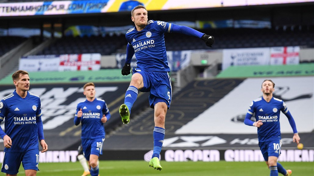 Tottenham vs. Leicester: Jamie Vardy slaví gól v síti domácích.