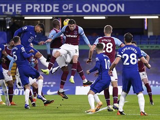 Chelsea v londnskm derby porazila West Ham 3:0.
