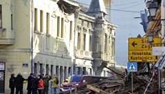 Do Petrinje se p�ijeli seznámit s rozsahem zkázy prezident Zoran Milanovi� i...