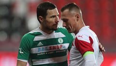 Slavia má komplikace. Do Portugalska neletí, kemp se ruí