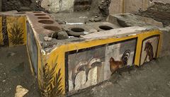 Archeologové našli v Pompejích antický fastfood. V thermopoliu se zachovaly fresky i zbytky jídel