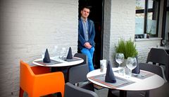 Belgický éfkucha Mattia Collu v své restauraci.