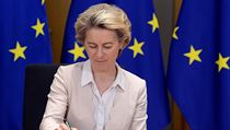 Pedsedkyn Evropsk komise Ursula von der Leyenov a pedseda Evropsk rady...