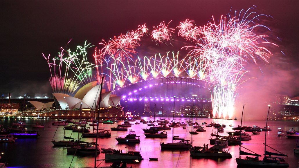 Austrálie oslavila píchod Nového roku velkým ohostrojem