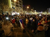 V Praze lidé protestují proti vládním opatením