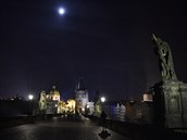 Karlv most v Praze byl na Silvestra 31. prosince 2020 po deváté hodin veer...