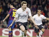 V roce 2005 si ho Arsne Wenger vythl do ka Arsenalu. Bendtner trnoval po...