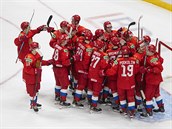 Hokejisté Ruska se na MS dvacítek radují z výhry nad Nmeckem.