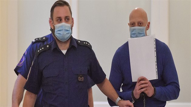 Soudce vyjád�il údiv nad tím, jak v takovém p�ípad� mohl slo�it testy v...