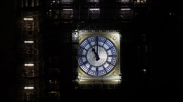 Londýnský Big Ben ukazuje as, kdy Británie definitivn odela z EU.