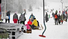 Na sjezdovce Čeřínek budou tahat lyžaře skútrem. Zájemci se musí předem zaregistrovat