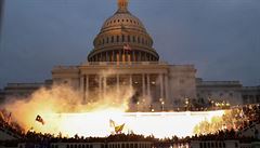 PEHLEDN: Obsazen Kapitolu. Trump vyuv demonstranty k zastaven Bidena, co bude dl?