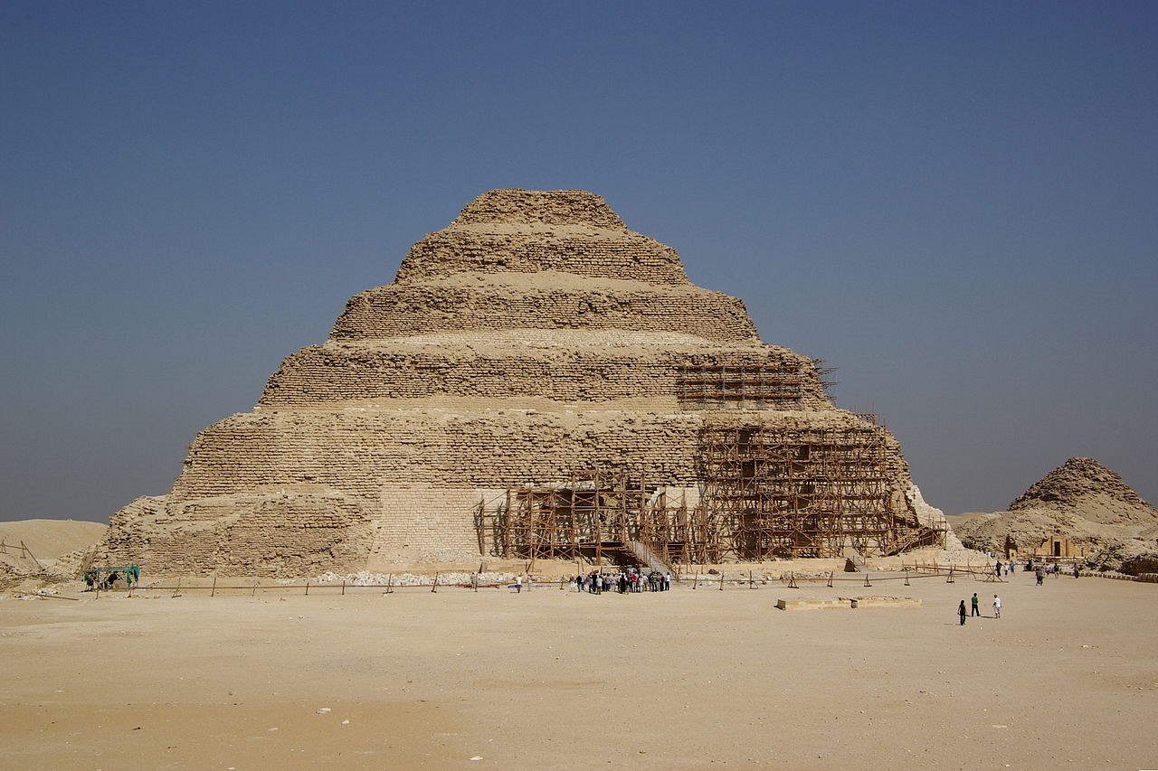 D�oserova stup�ovitá pyramida
