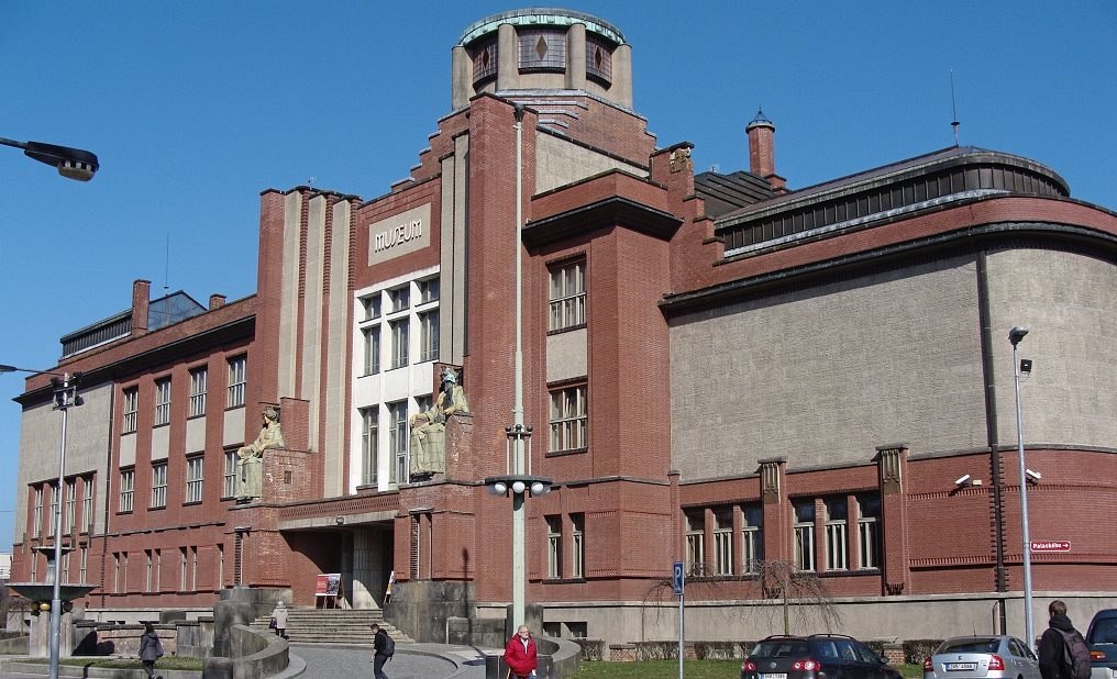 Kot�r�v opus magnum. Muzejní budova v Hradci Králové z let 1907�1913 ve stylu...