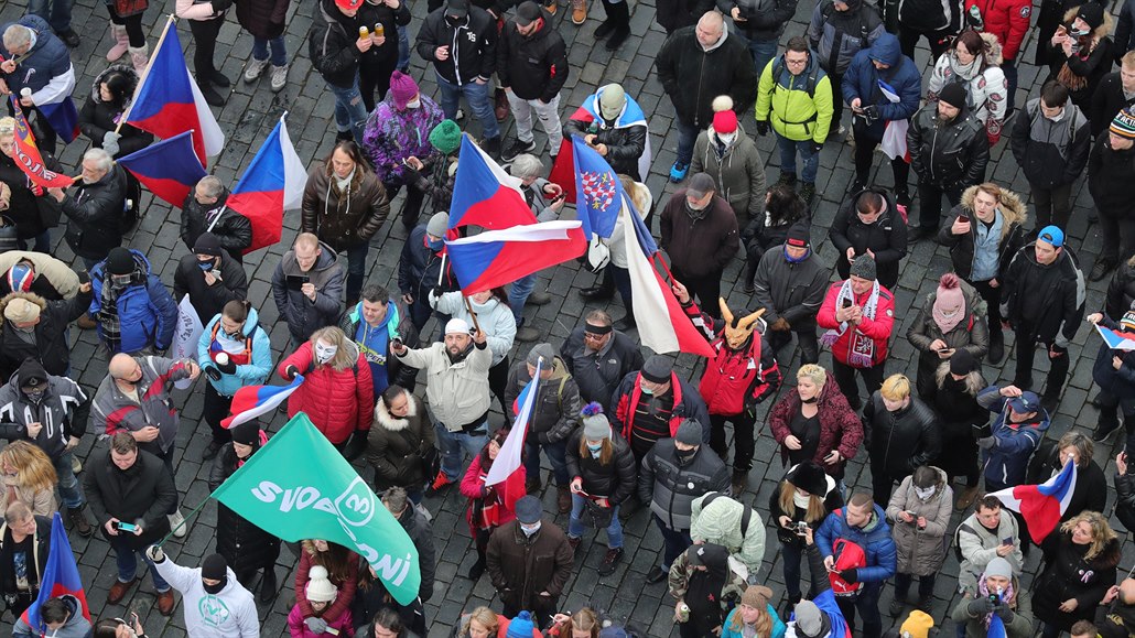 Snímek z demonstrace, kterou svolala iniciativa Chcípl PES.
