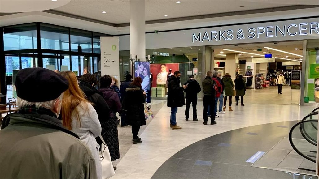 ei berou prodejny Marks & Spencer poslední dny ped jejich uzavením útokem.