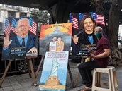 Pouliní umlec maluje portréty prezidenta Bidena a viceprezidentky Kamaly...