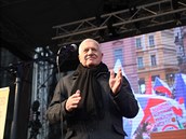 Václav Klaus promluvil k demonstrantm na Staromstském námstí.