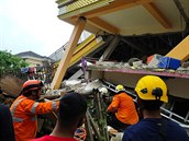 Zemtesení o síle 6,2 stupn zasáhlo indonéský ostrov Sulawesi.