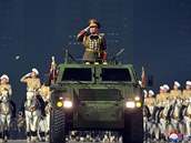 Na pehlídce v hlavním mst Pchjongjangu se ukázaly ady pochodujících voják...