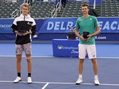 Turnaj v Delray Beach ovládl polský tenista Hubert Hurkacz (vpravo).