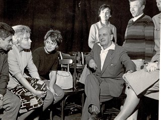 Spolužáci z absolventského ročníku 1962. Zleva doprava Ladislav Mrkvička, Jana...