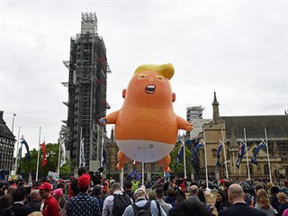 Nafukovac karikatura Trumpa pibude do sbrky londnskho muzea.
