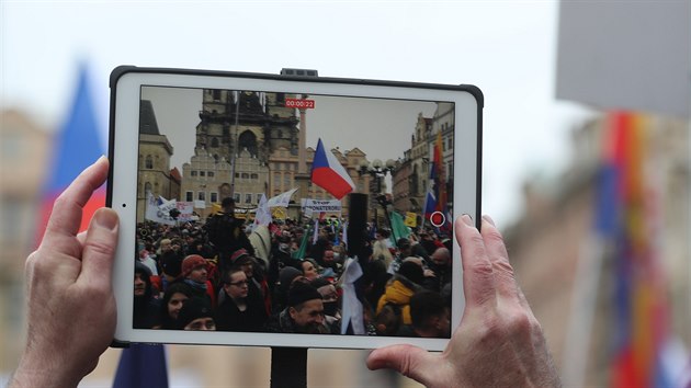 Demonstraci nazvanou Oteveme esko svolala iniciativa za zachování provozu...