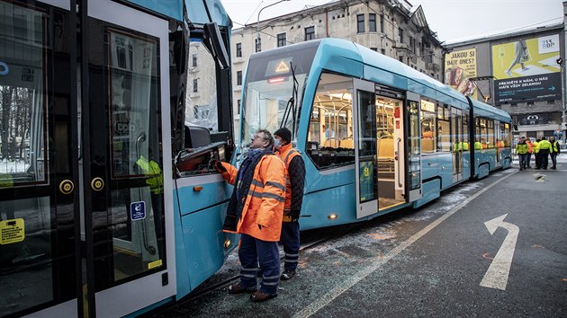 V centru Ostravy se v p�tek r�no srazily dv� tramvaje. Zranilo se p�i tom sedm lid�.