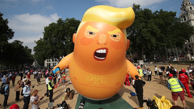 Nafukovací karikatura Trumpa pibude do sbírky londýnského muzea.