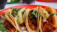 Specialitou z Mexico City jsou tacos al pastor, tedy pastýřské tacos, které se...