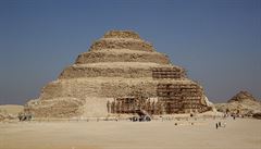 Egyptt archeologov pedstavili dal cenn nlezy ze Sakkry, je mezi nimi i tymetrov papyrus
