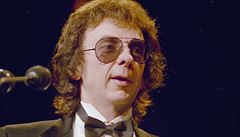 Americký hudební producent Phil Spector v roce 1989. V tomto roce byl uveden do...
