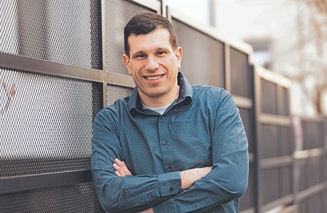 Oproti Izraeli máme zpoždění 25 let, říká expert. Pacienti se tam na očkování objednávají po třech minutách