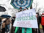 Protestující nesouhlasí s politickým dním v Rusku.