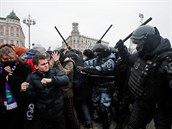 Stet policie s demonstranty.