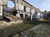 Ruiny v areálu bývalého cukrovaru (na snímku z 20. ledna 2021) v Leneicích na...