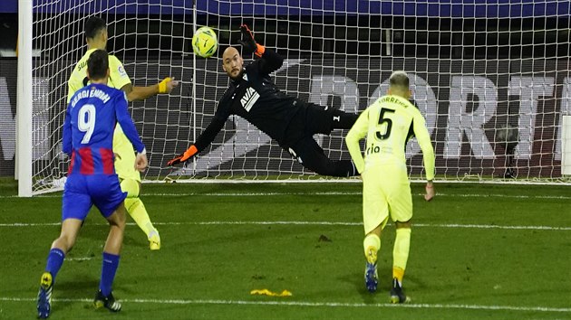 Luis Suárez z Atlétika Madrid prom��uje penaltu