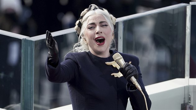 Lady Gaga zazp�vala n�rodn� hymnu.