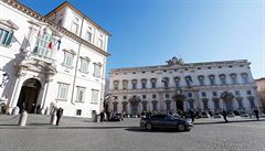 Giuseppe Conte odjídí z Kvirinálského paláce.