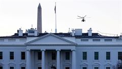 Donald Trump na palubě vrtulníku Marine One opouští Bílý dům. | na serveru Lidovky.cz | aktuální zprávy