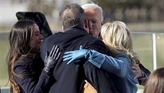 Nový prezident USA Joe Biden se svou �enou Jill Bidenovou a d�tmi Hunterem a...