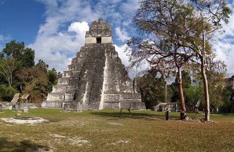 Slavný Tikal je více ne velkolepým cílem.