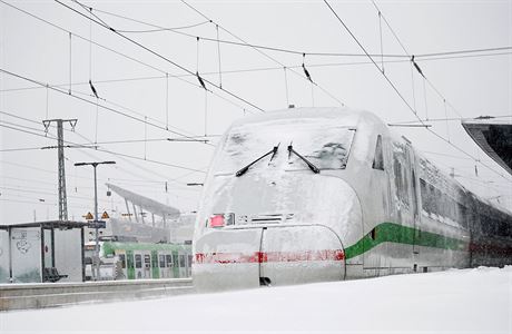 Německo se potýká se silným sněžením, narušilo železniční i automobilovou  dopravu | Svět | Lidovky.cz