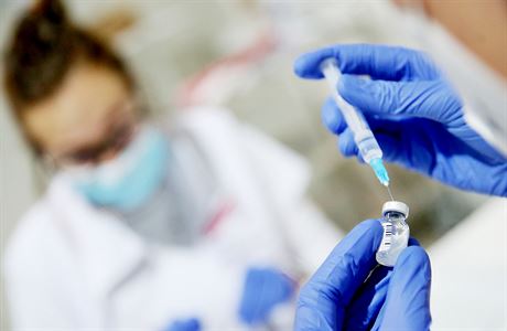 Proti covidu-19 bude pro kolektivní imunitu zřejmě potřeba očkovat i děti, tvrdí Prymula a další experti