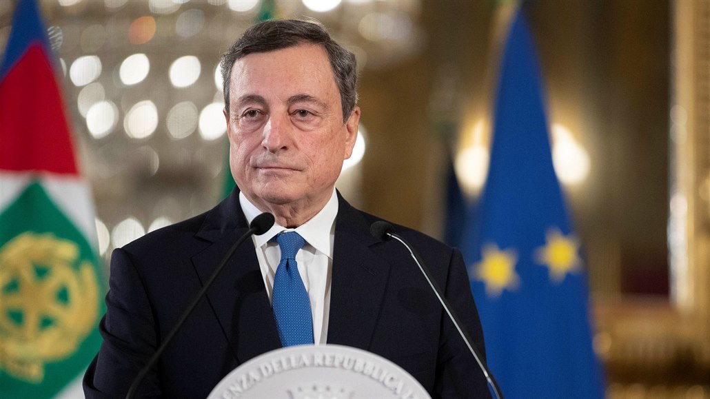Od letošního února, kdy se naprostá většina politických stran a hnutí shodla na podpoře nové vlády vedené respektovaným ekonomem Mariem Draghim (na fotce)