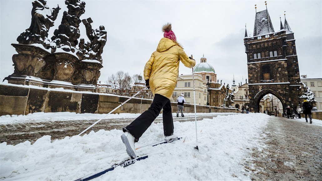 B�ka�ka na Karlov� most�.