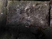 Náhrobní kámen na hbitov Moigu