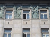 Detail prelí paláce Vídeské bankovní jednoty v centru Prahy